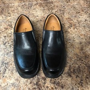 Freeman FreeFlex Mens Black Leather slip on shoes